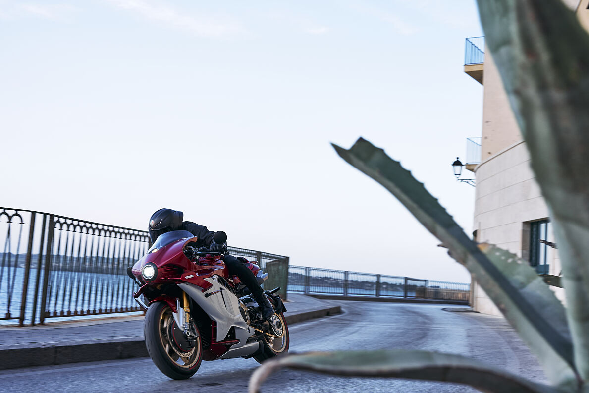 SUPERVELOCE 1000 SERIE ORO
