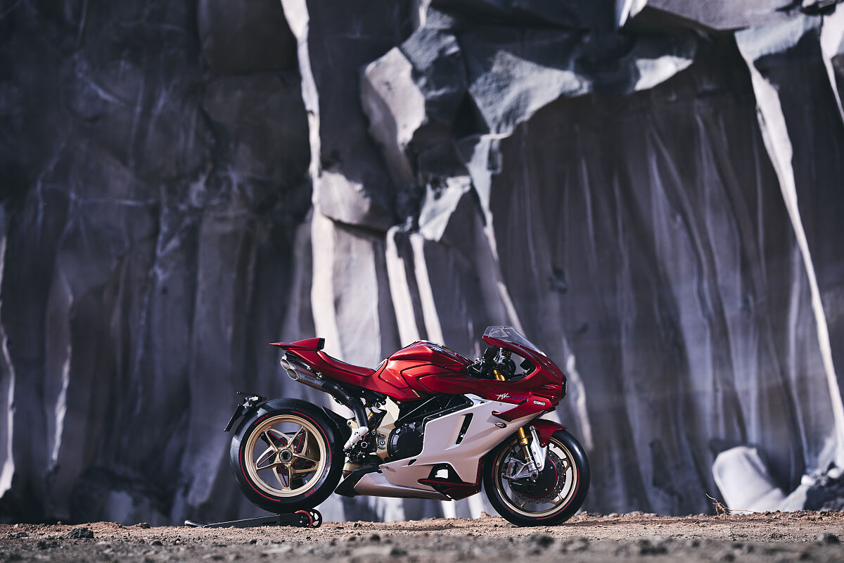 SUPERVELOCE 1000 SERIE ORO