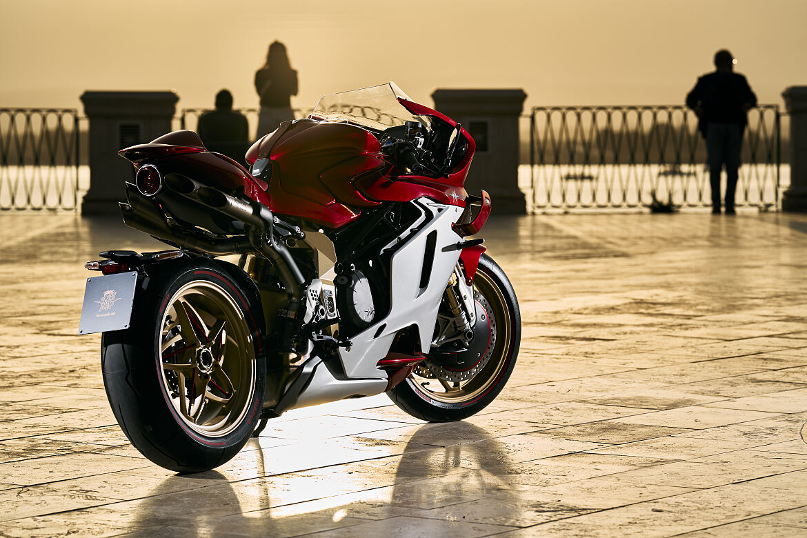SUPERVELOCE 1000 SERIE ORO