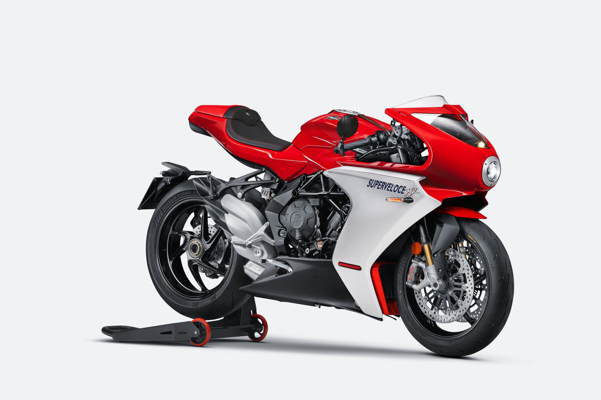 Superveloce 800 (Rosso AgoArgento Ago)