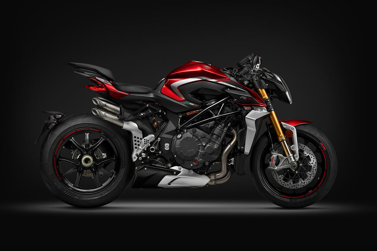 BRUTALE 1000 RR OTTANTESIMO_STUDIO_BLACK