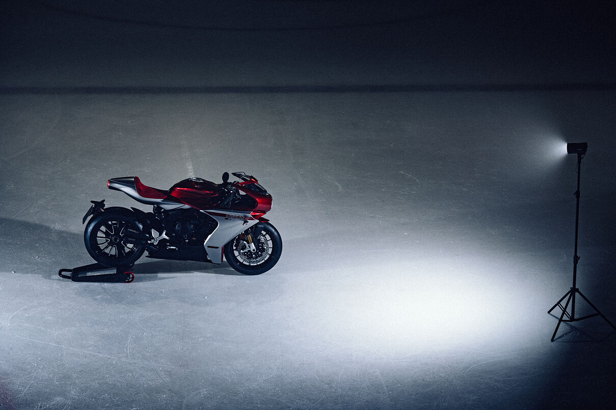 MV Agusta Superveloce S Ottantesimo_Clara Soccini (4)