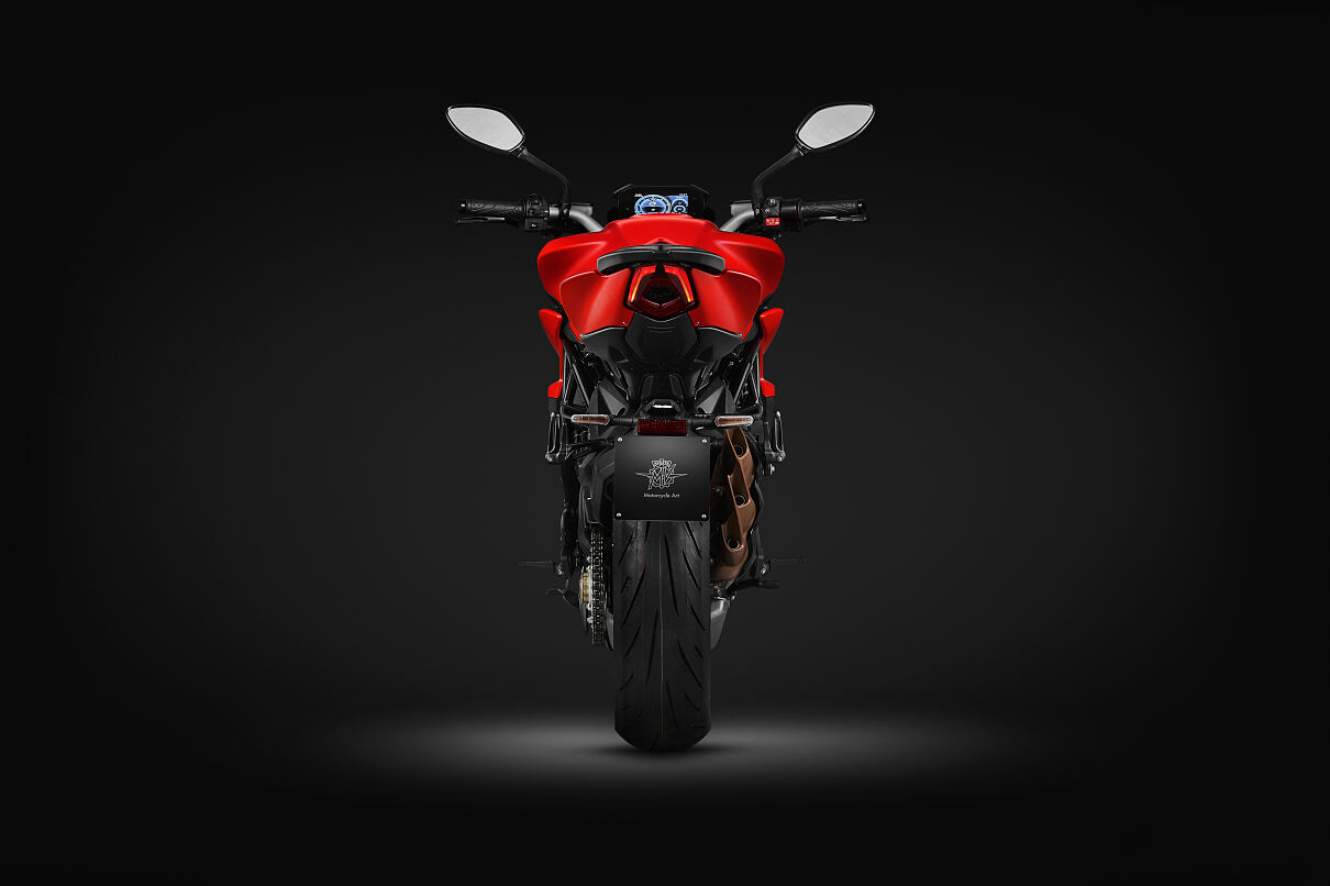 BRUTALE 800_STUDIO (5)