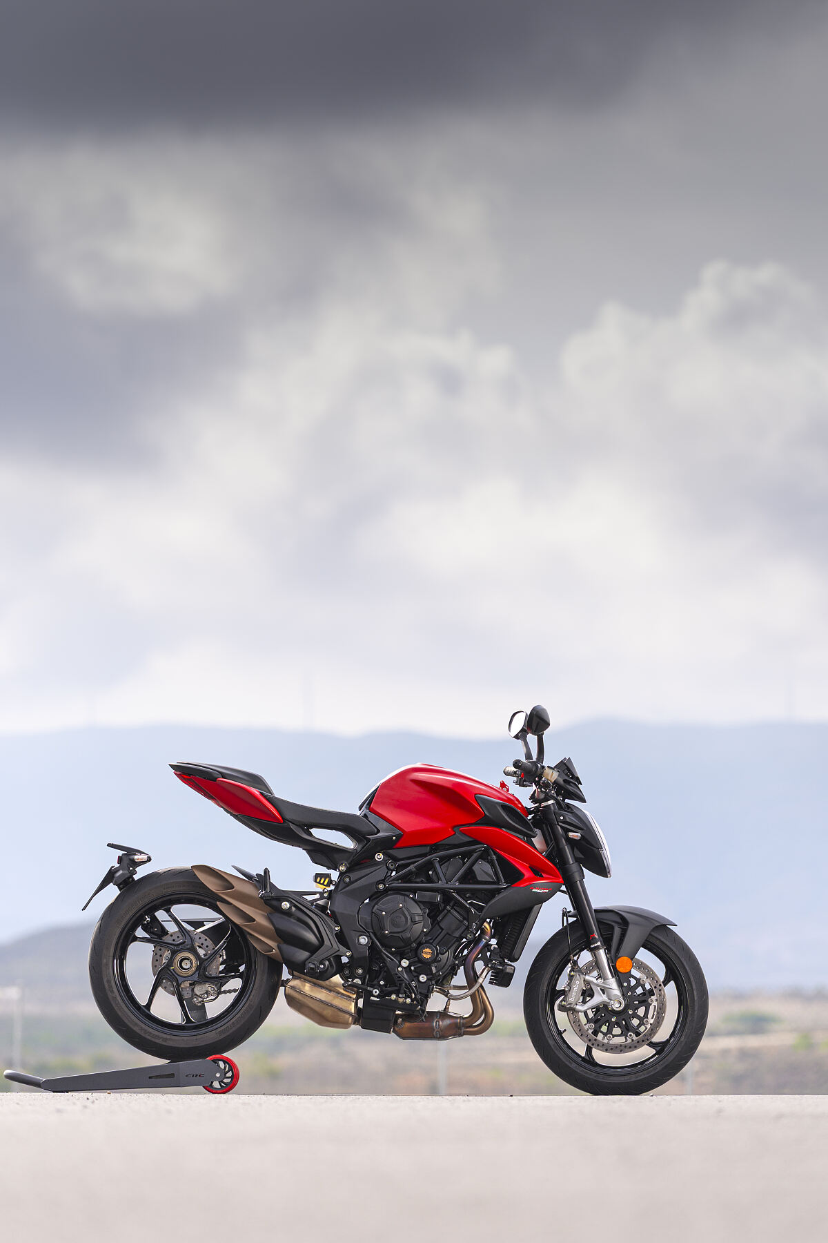 BRUTALE 800_STATIC (1)