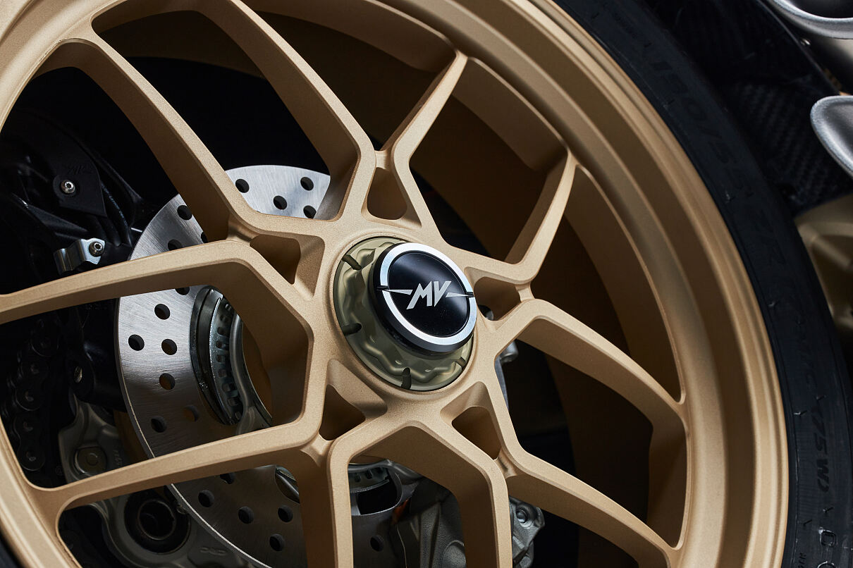 BRUTALE SERIE ORO (2)