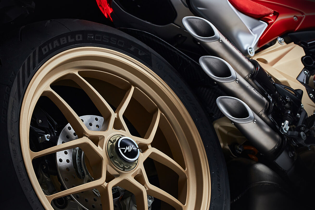 BRUTALE SERIE ORO (13)