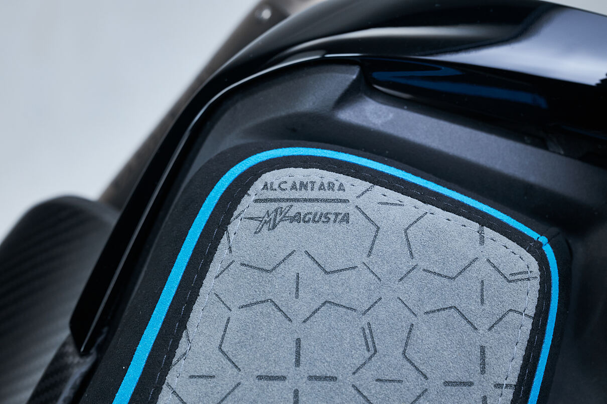 Rush Titanio_details_2026 (9)